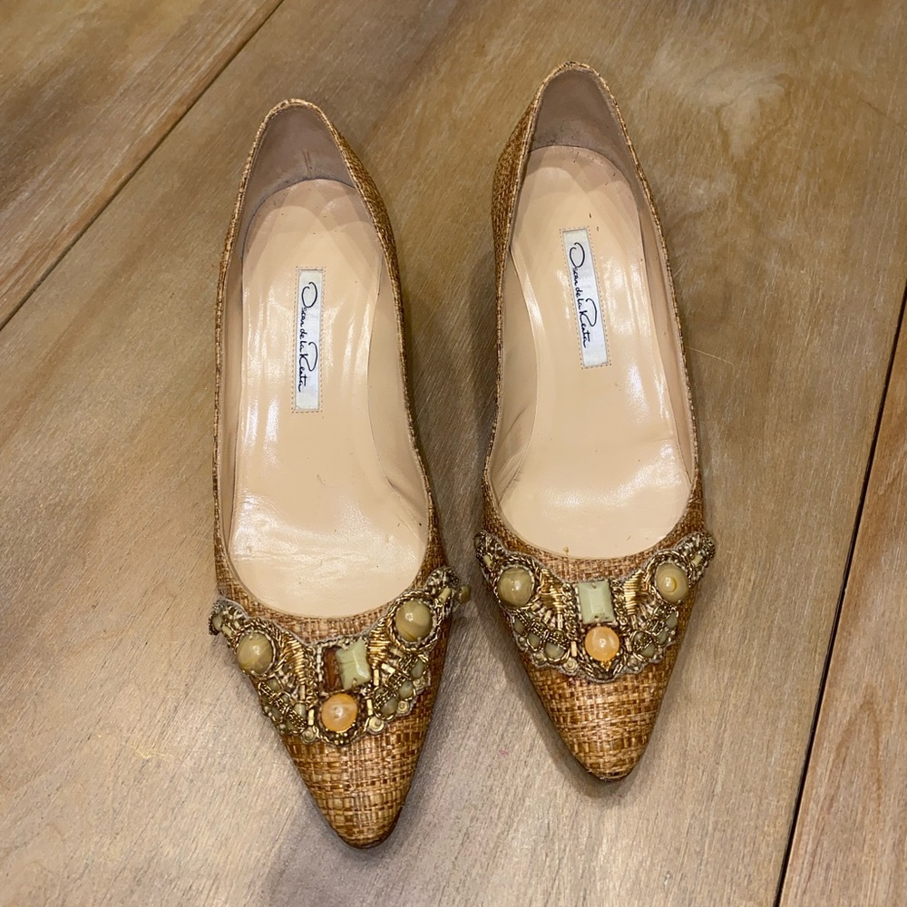 Oscar de la Renta Gold Woven Pointed-Toe Jeweled Pumps